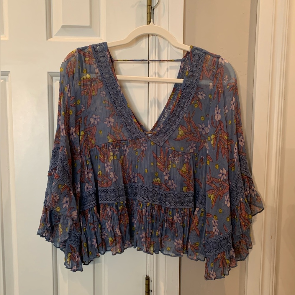 Free People Long Sleeve Blue Floral Pattern Sheer Blouse Size Small Petite